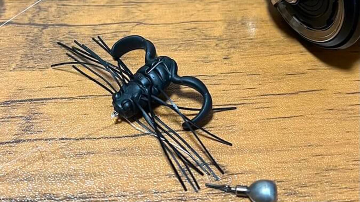 |冬に釣果を生み出す『スクーパーフロッグベイビー』のマル秘チューニングを公開。【鈴木翔の”SHOWUP!!】