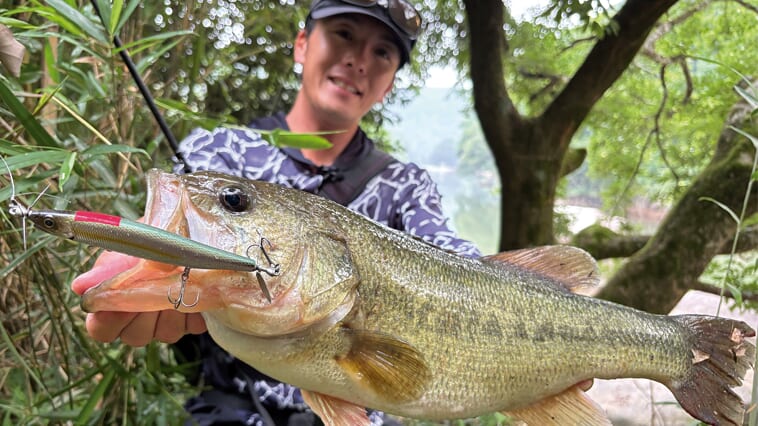 事前情報一切なし。山口県の秘境に巨大ブラックバスが…⁉「思い通りにいかない…」