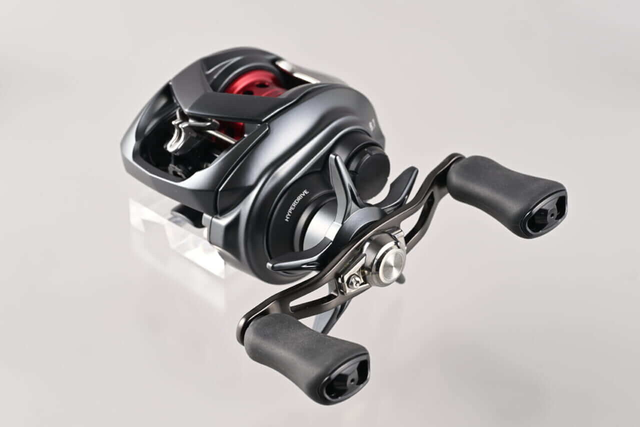 ｜ハイコスパで大人気のDAIWA『タトゥーラ』に「BF」モデルが登場。K.T.F.が開発協力し、ベイトフィネスリールの“世界標準機”に。