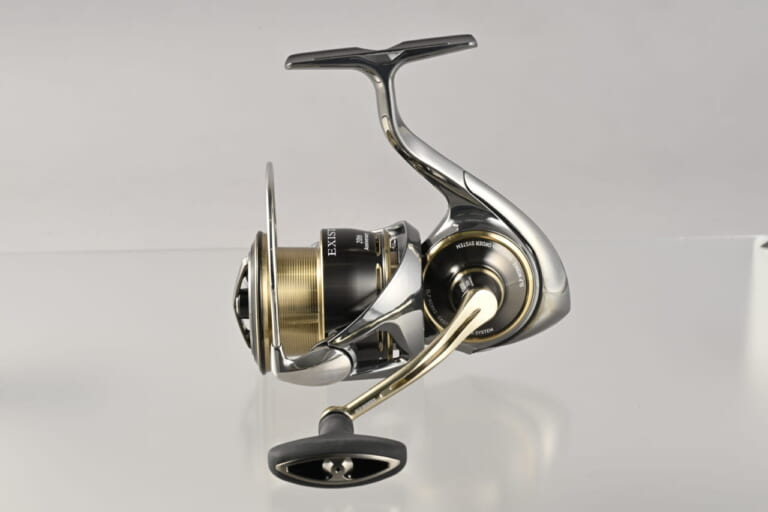初代を彷彿…」DAIWAのイグジストに“20周年記念”モデルが登場。純正には