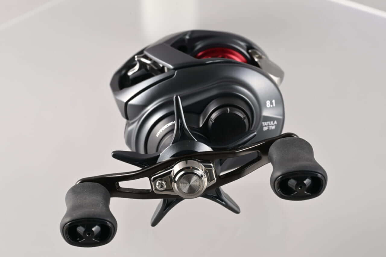 ｜ハイコスパで大人気のDAIWA『タトゥーラ』に「BF」モデルが登場。K.T.F.が開発協力し、ベイトフィネスリールの“世界標準機”に。