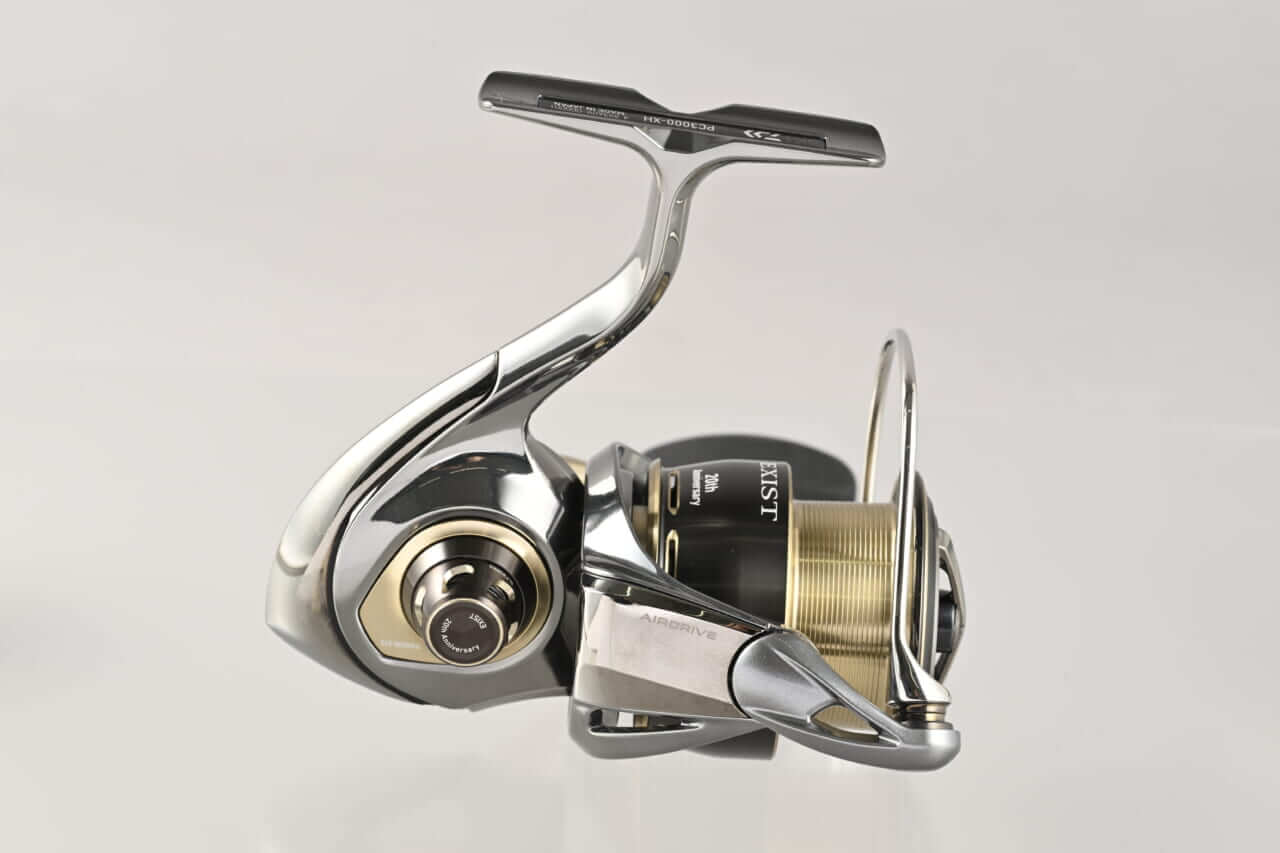 画像 No.5/9] 「初代を彷彿…」DAIWAのイグジストに“20周年記念”モデル