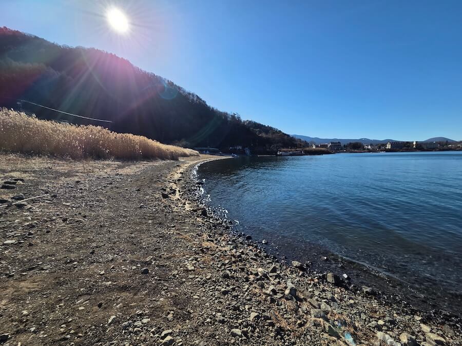 |「とにかく減水がやばい」「この光景は初めて」減水が止まらない河口湖だが、相模湖はどうなのか?「ハイシーズン突入です」