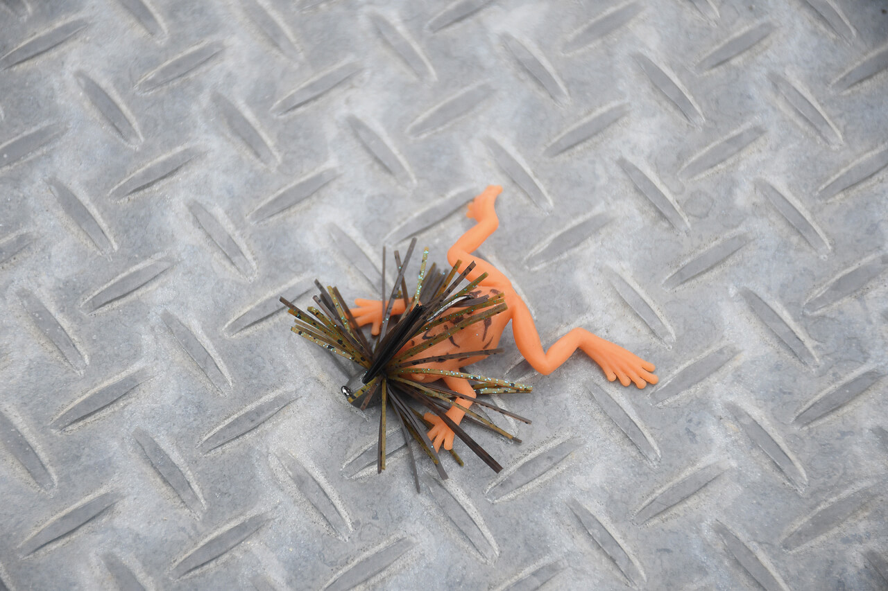 ｜亀山ダムで56cmのバスを釣れ！鬼畜すぎるお題にOVER31リアルトーナメント2025亀山戦優勝が挑む！