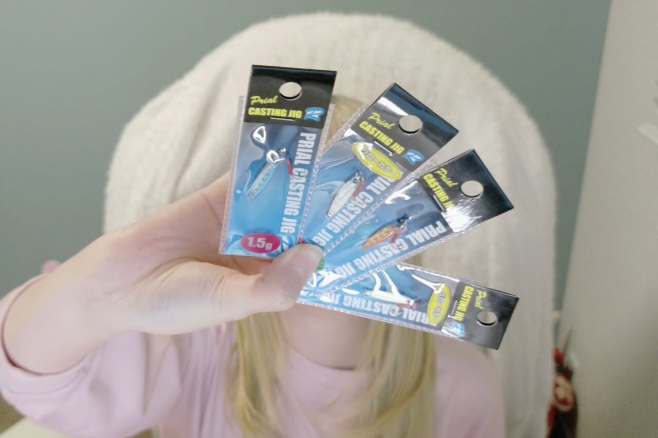 ｜「え、可愛い」釣りガールが『釣具福袋』を開封してみたら…。気になる中身がコチラ。「とっても楽しかったです！」