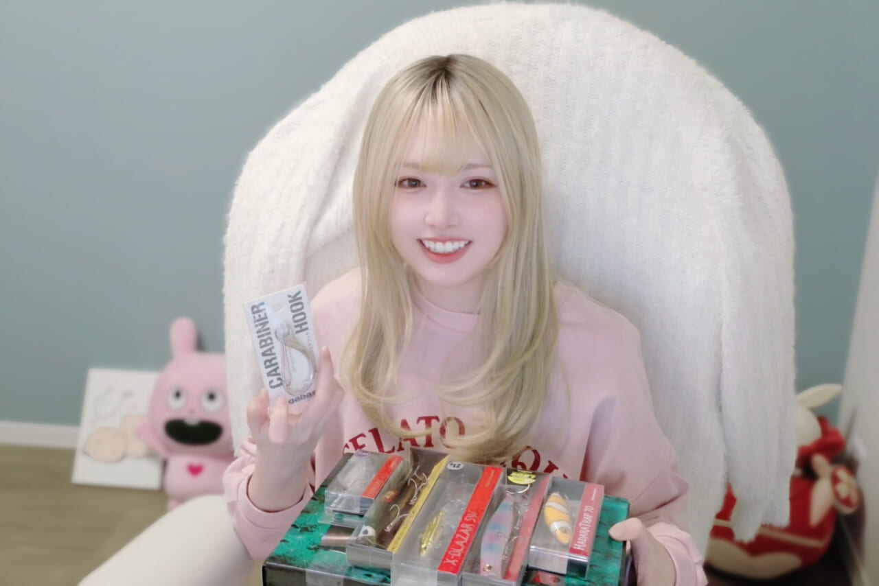 ｜「ずっと見てられるくらい可愛い」美少女が人生初の“高級釣具福袋”を開封してみた結果がコチラ。