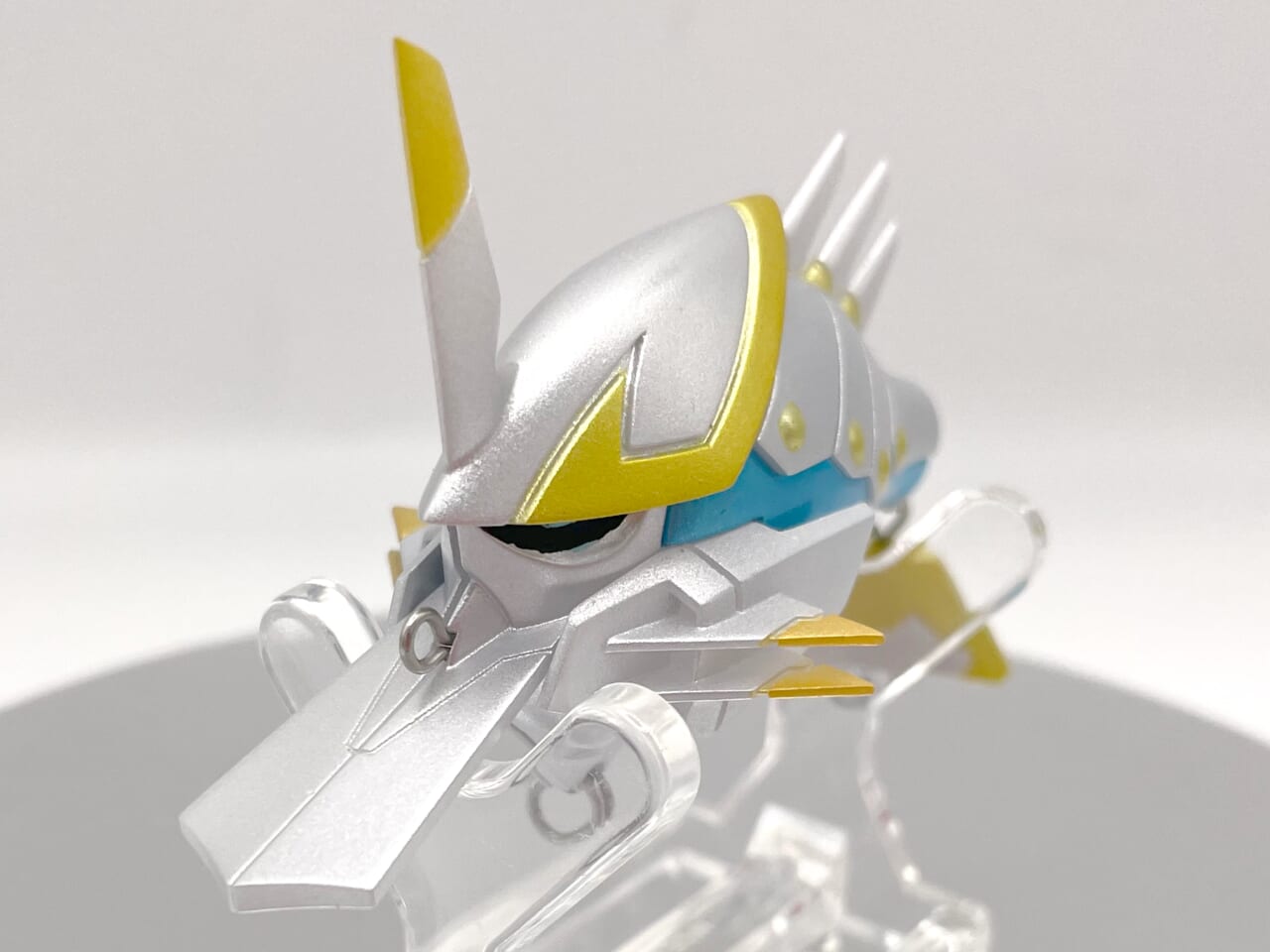 ｜【釣りフェスで現物をチェック！】ガンダム生みの親がルアーをデザイン！ヒロイックすぎるビジュアルに話題騒然!!