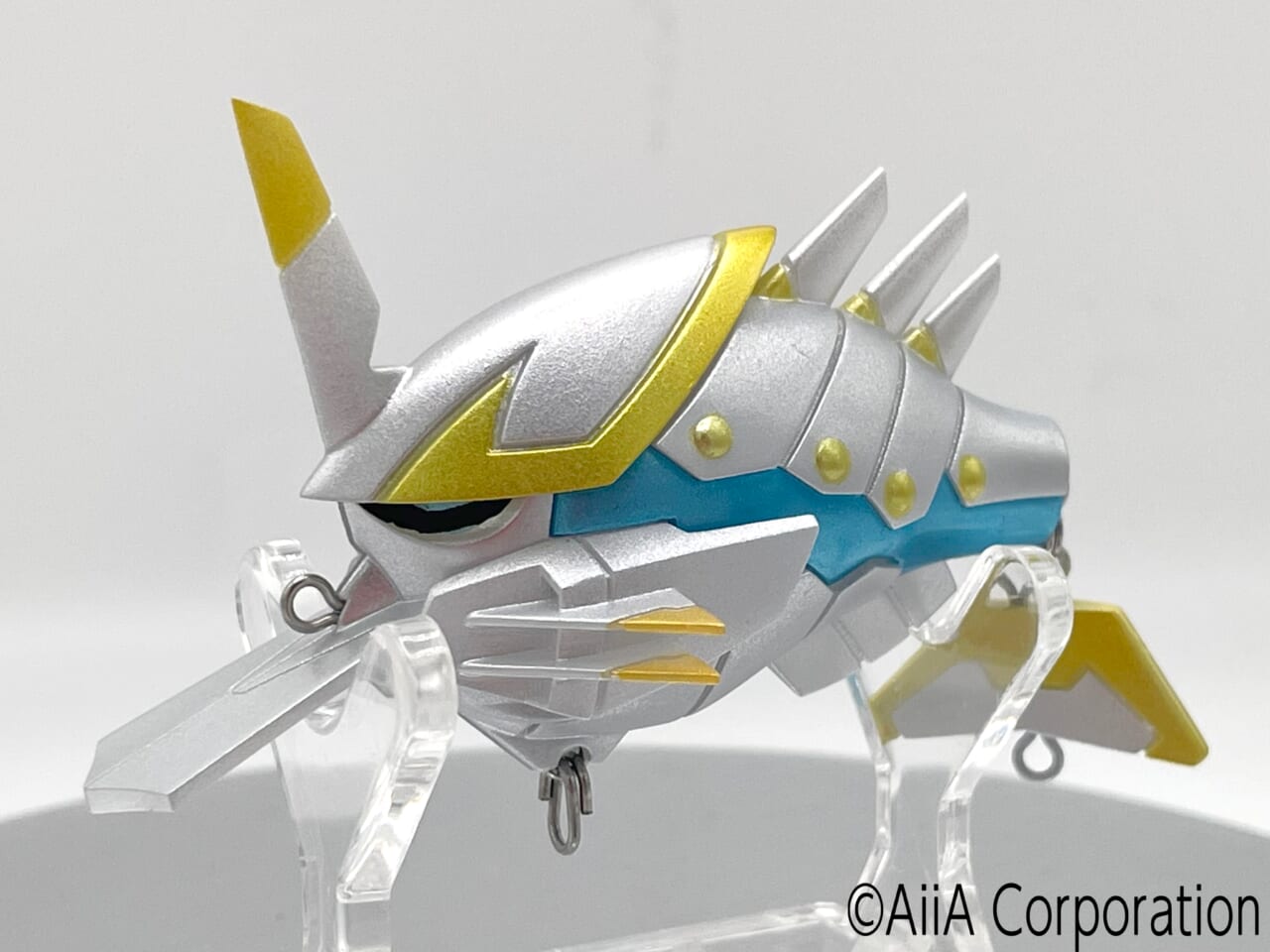 ｜【釣りフェスで現物をチェック！】ガンダム生みの親がルアーをデザイン！ヒロイックすぎるビジュアルに話題騒然!!