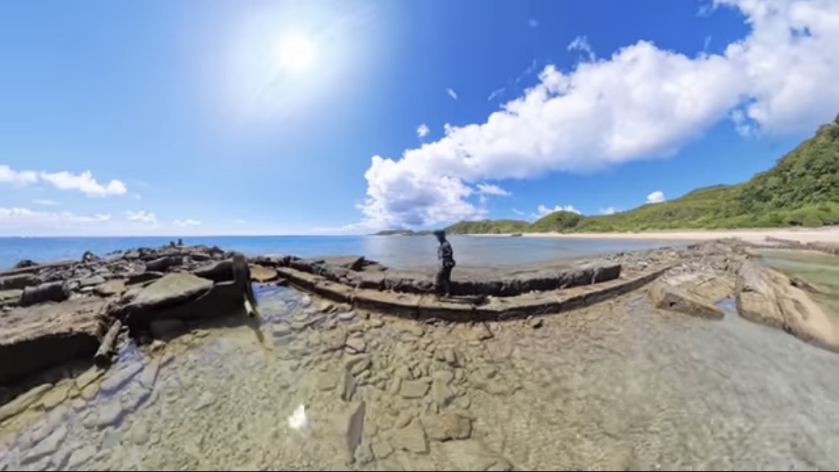 ｜「海に沈んだ遺跡」離島で見つけた“謎の構造物”。実際に乗って釣りをしてみたら、まさかの展開に。「マジか、この魚が…」