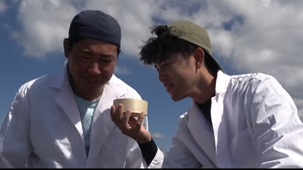 ｜「臭すぎる…」「悶絶級だわ」“世界一臭いチーズ”で釣りをした結果。気になる魚の反応が…。「これは最強のエサかもしれない」