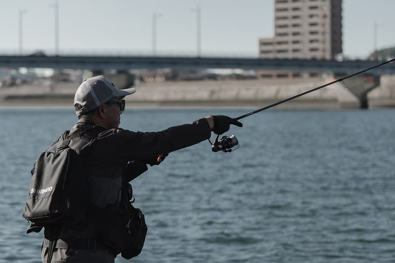 |シマノのソルトロッド初採用となる「エアロコート」を搭載。先進テクノロジーで軽量化とシャープネスを追求した1本が登場。