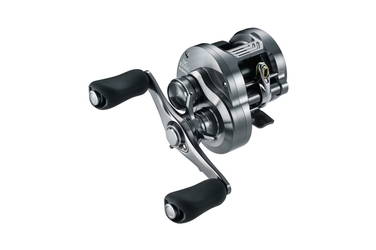|シマノから“コンクエスト史上最高”の「オールラウンダー」が登場。最新スプールとDCブレーキシステムにより、場所を選ばず性能を発揮するリールに。