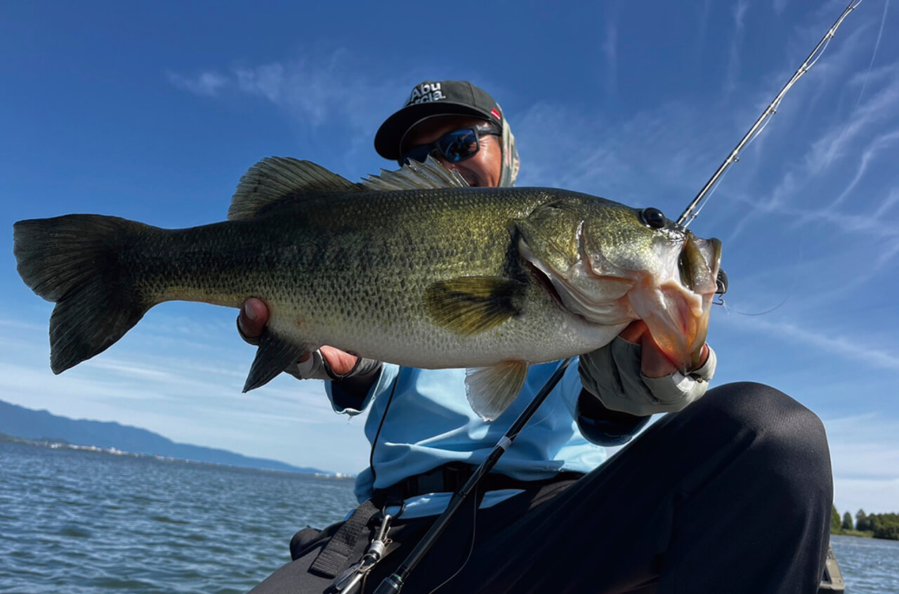 ｜ブレずに巻き続けるとロクマルが釣れる⁉体育会系巻き物アングラーのストロングスタイルとは