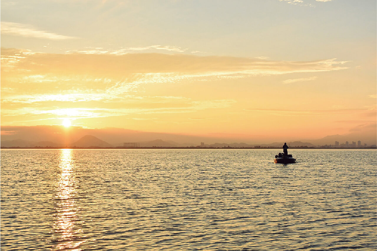 |チャックヘドン、琵琶湖を釣る