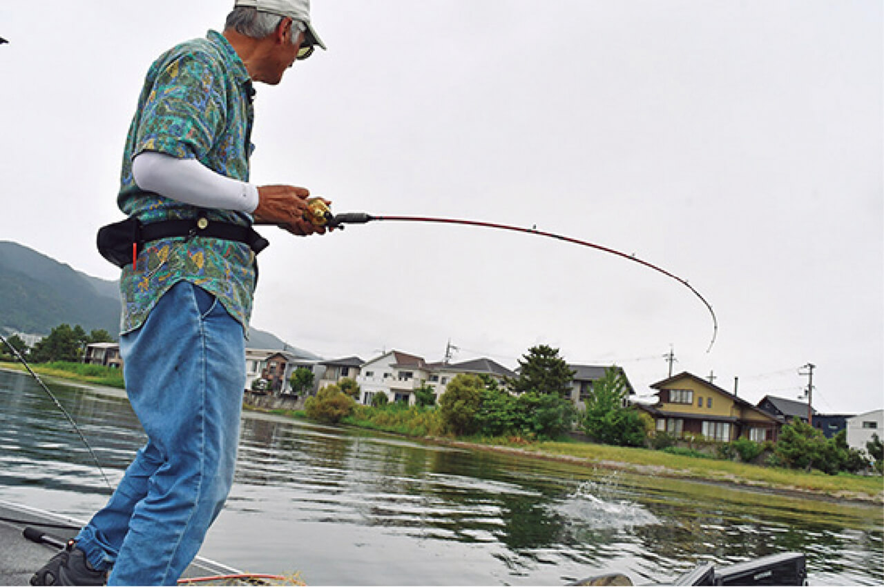 ｜チャックヘドン、琵琶湖を釣る