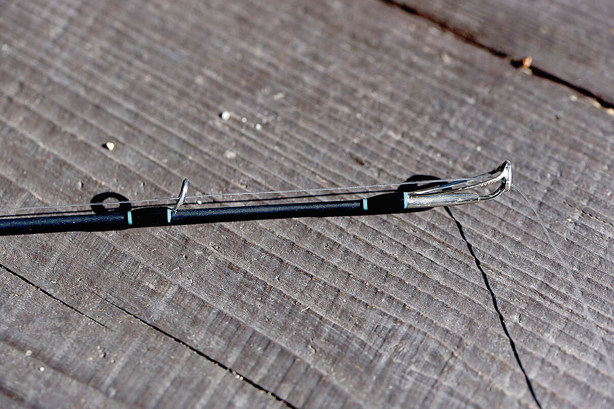 ｜【真っ赤なのに黒⁉】大人気ルアーメーカーのロッドに新展開！いつまでも使える高次元ハイスペックロッド誕生!!