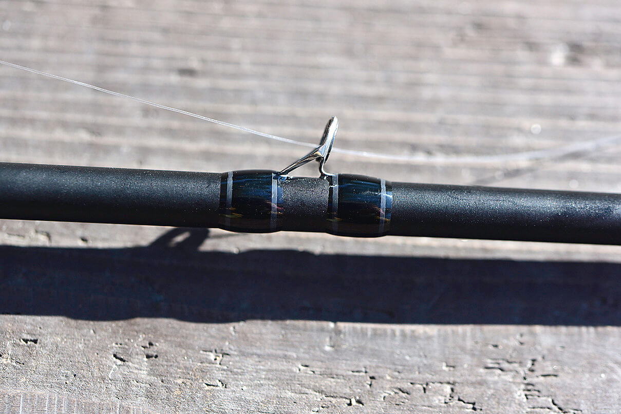 ｜【真っ赤なのに黒⁉】大人気ルアーメーカーのロッドに新展開！いつまでも使える高次元ハイスペックロッド誕生!!