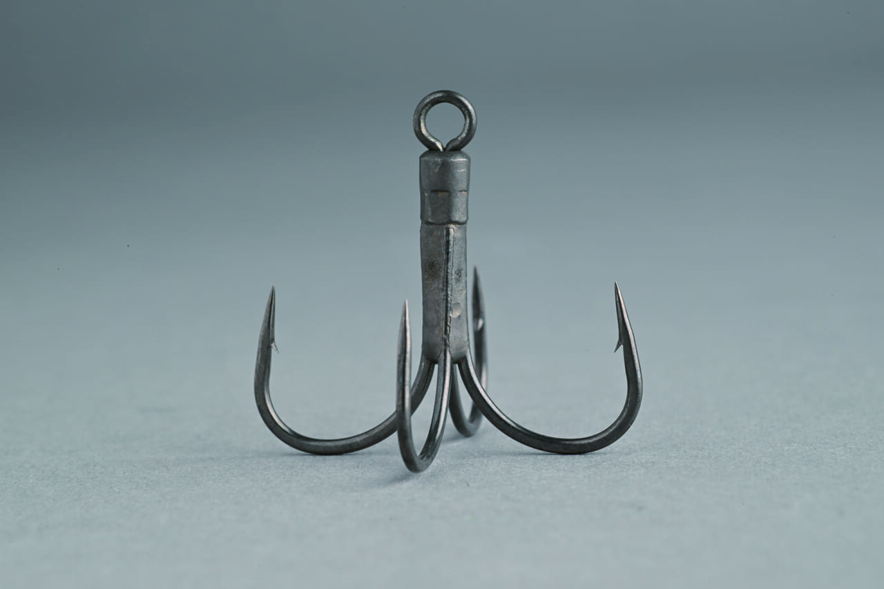 ｜「錆びたら即交換」「ワームフックよりバラしやすい」エリートプロが語る『トレブルフック』の話