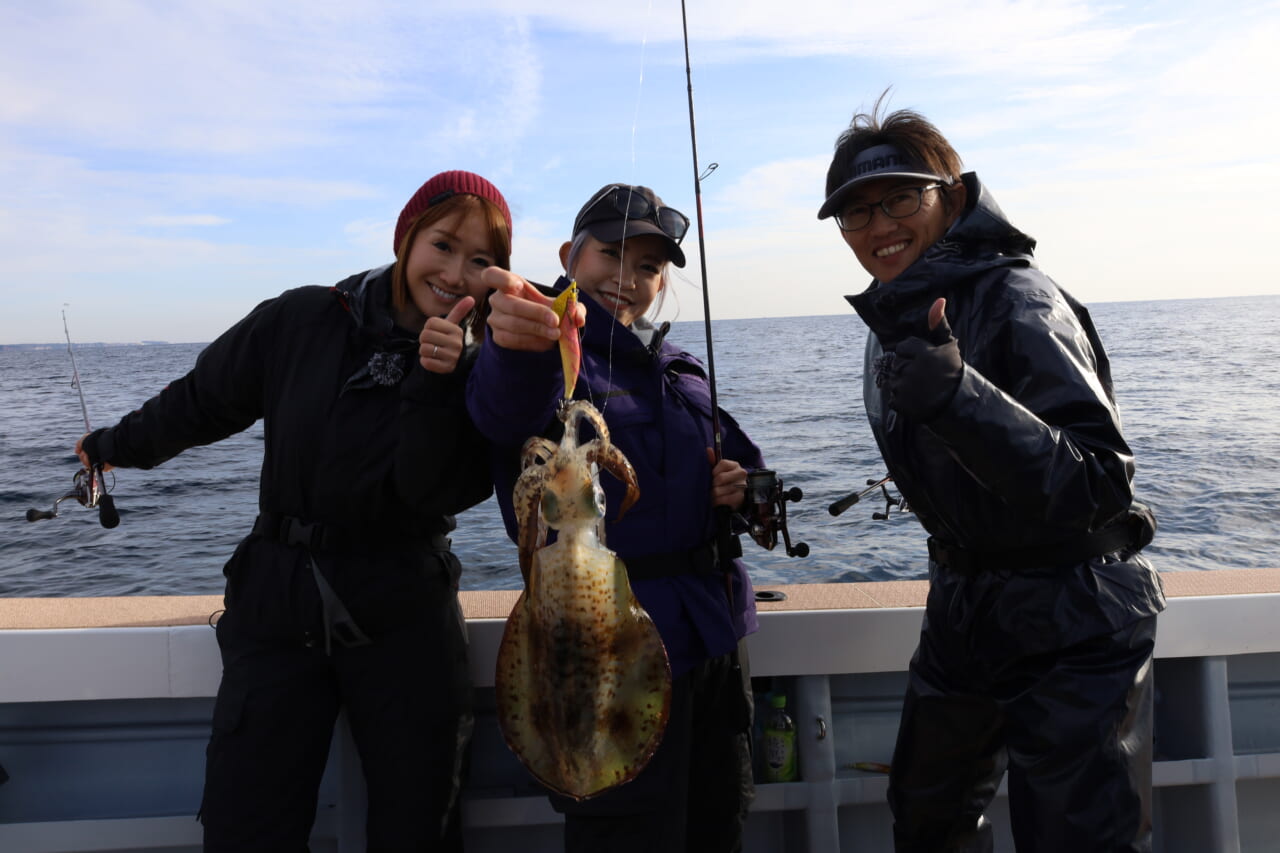 ｜「まさかの展開…」ティップエギングで良型アオリイカ連発！ 【ボートエギングファン Vol.2 in 三重県・伊勢志摩沖】
