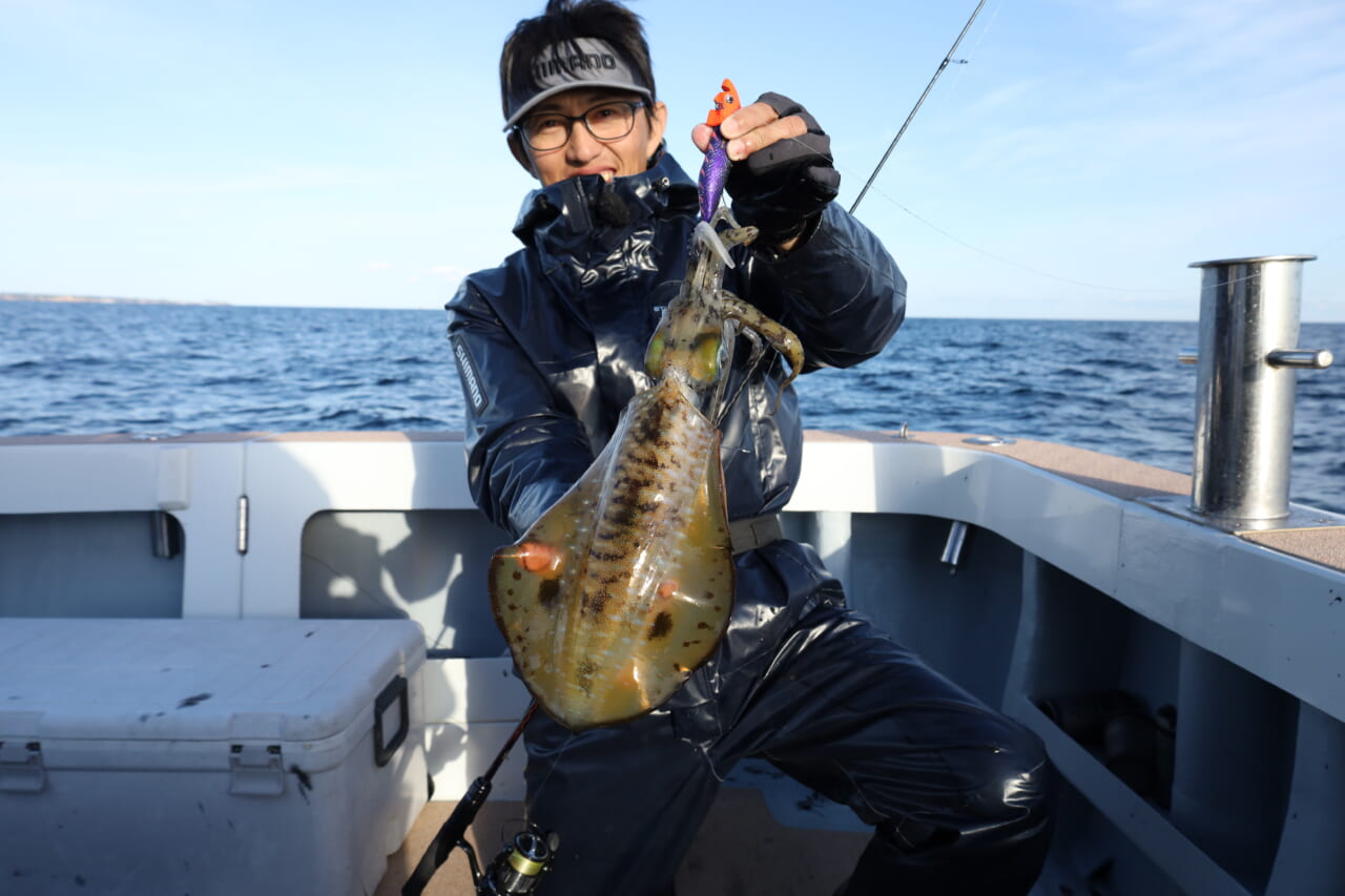 ｜「まさかの展開…」ティップエギングで良型アオリイカ連発！ 【ボートエギングファン Vol.2 in 三重県・伊勢志摩沖】