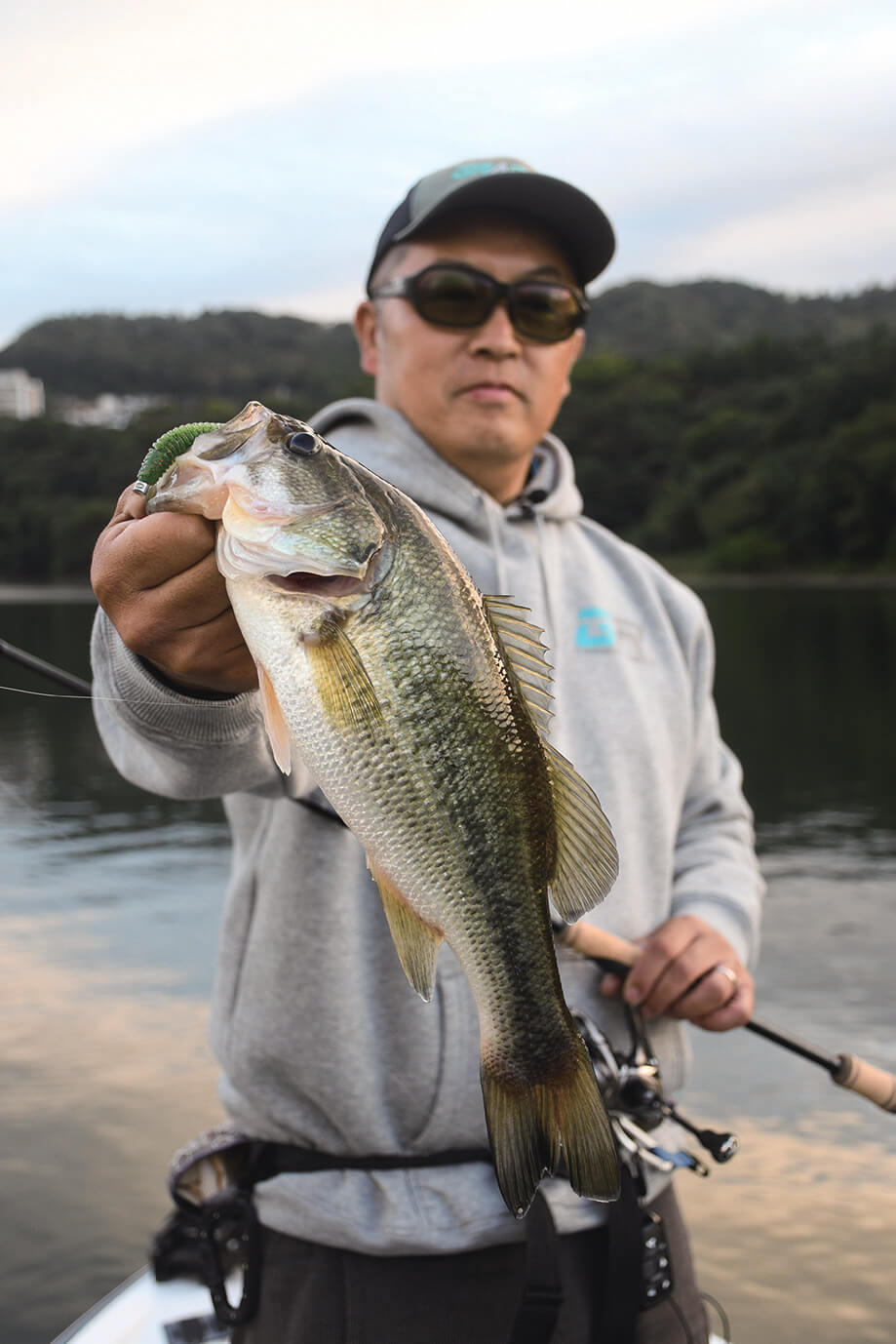 ｜オーバー10m!津久井湖のスーパーロコが明かすディープ攻略法と信頼のロッド