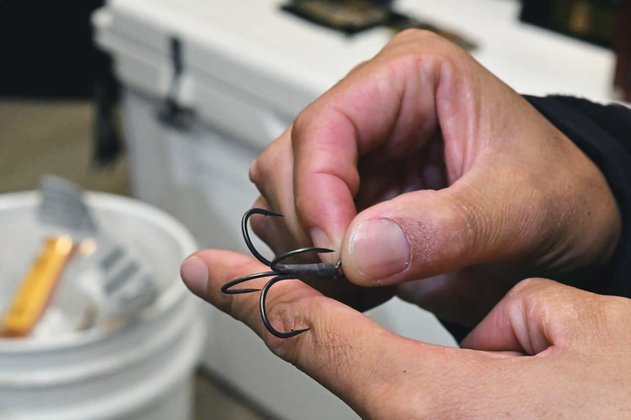 ｜「錆びたら即交換」「ワームフックよりバラしやすい」エリートプロが語る『トレブルフック』の話