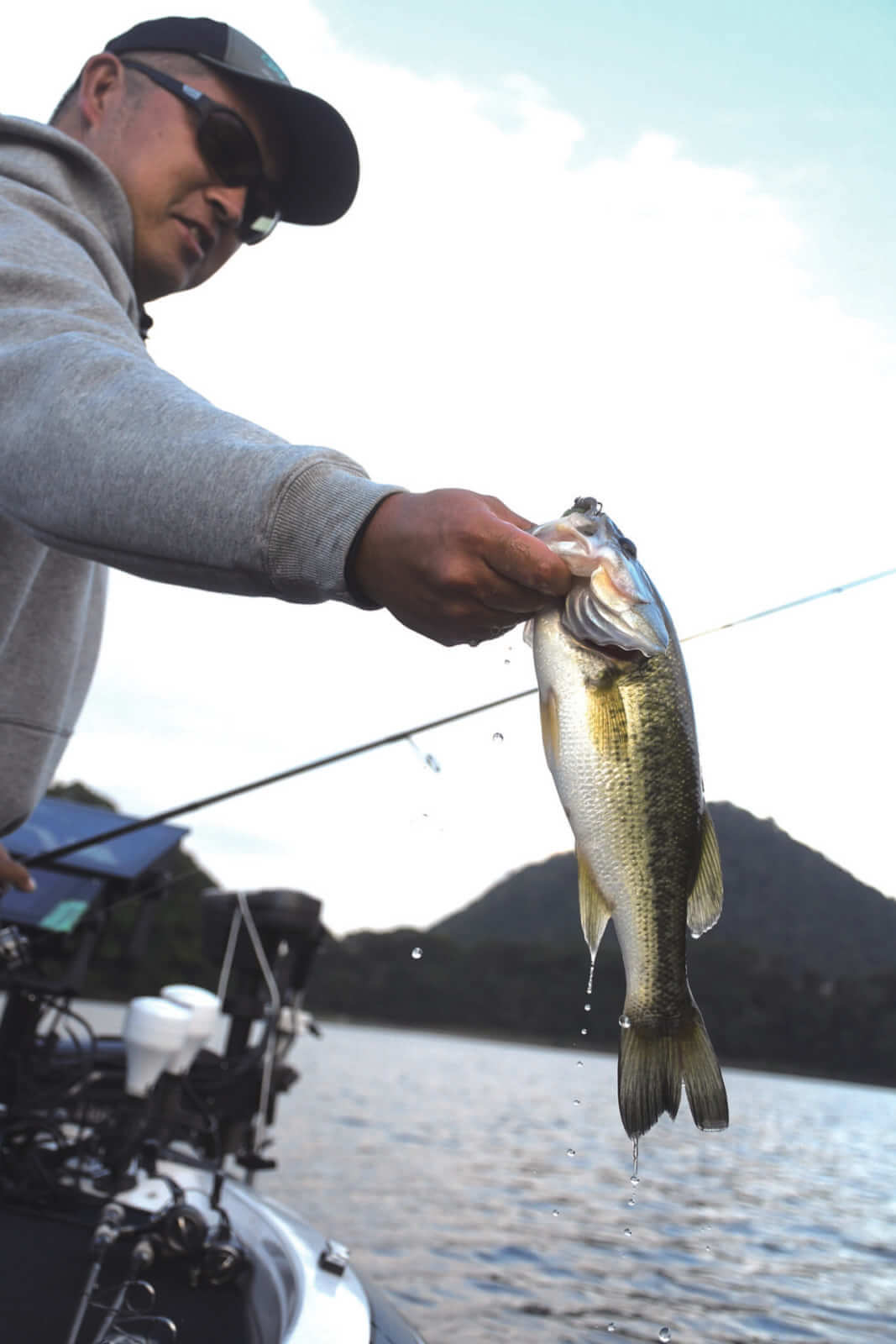 ｜オーバー10m!津久井湖のスーパーロコが明かすディープ攻略法と信頼のロッド