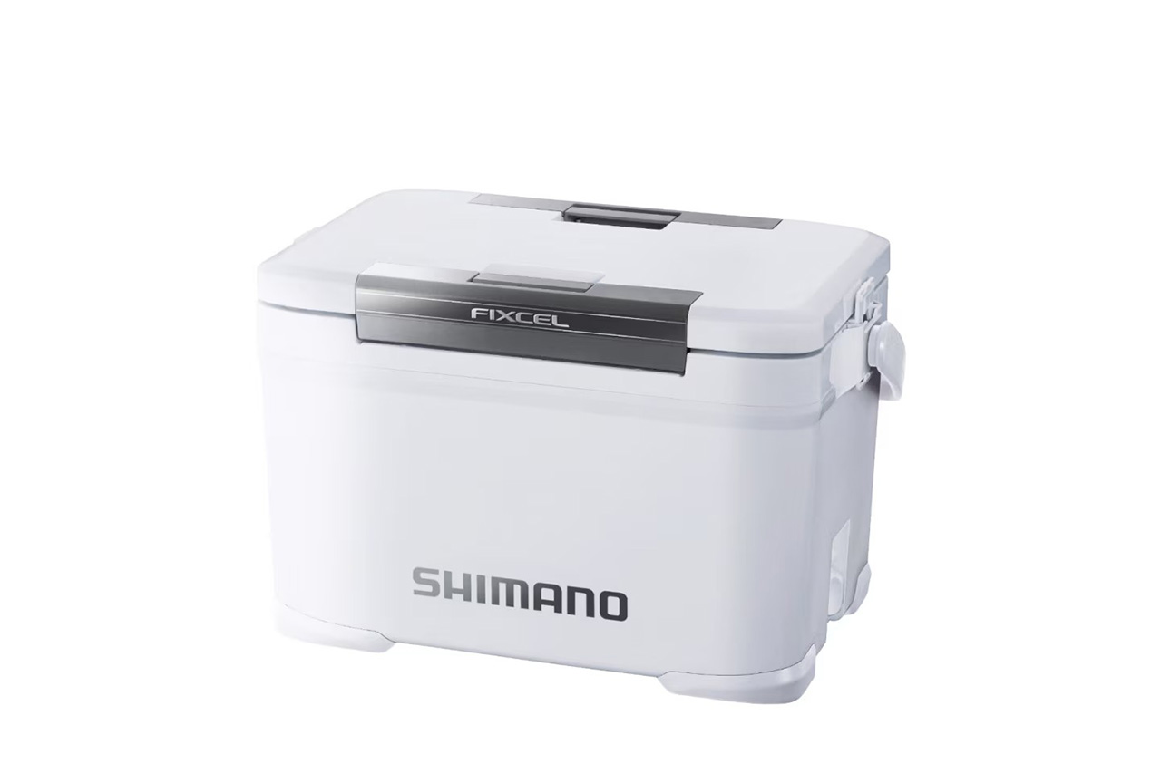 |「100時間の保冷力」大人気のシマノのクーラーボックスに待望のサイズが登場。収納力、携帯性にも優れた1台。