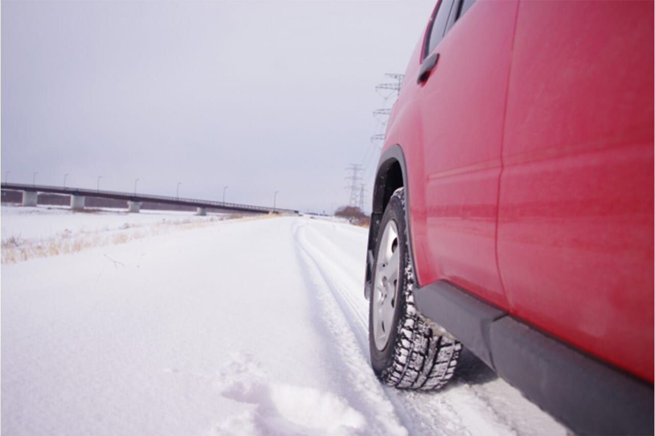 ｜「これは革命的だわ」「常備で安心」寒波が来る前に備えておきたいアイテム。新規制にも対応する“凍結路＆雪道”特化で、冬は積んでおきたい。