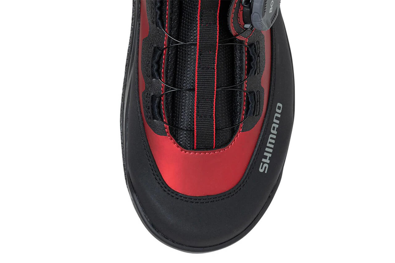 ｜シマノから登場する“釣り専用”シューズ。日本人の足型を考慮した設計に、「BOA®フィットシステム」で着脱しやすい快適な1足に。