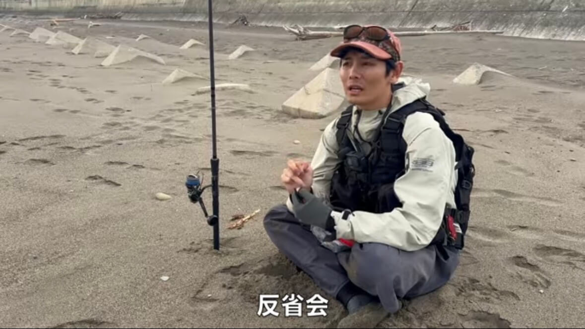 ｜「え、何コレ…」「すごい、デカい」砂浜から釣り上げられた魚の正体。まさかの日本記録級に驚愕。