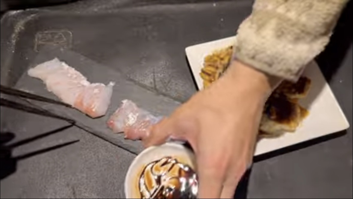 ｜「すぐそばに潜んでいました」砂浜の巨大魚が目の前で…。釣り上げた魚のサイズに「驚愕」。