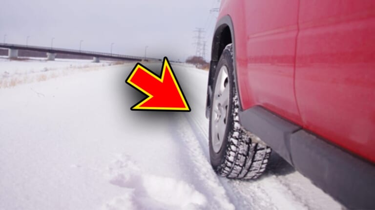 「これは革命的だわ」「常備で安心」寒波が来る前に備えておきたいアイテム。新規制にも対応する“凍結路＆雪道”特化で、冬は積んでおきたい。