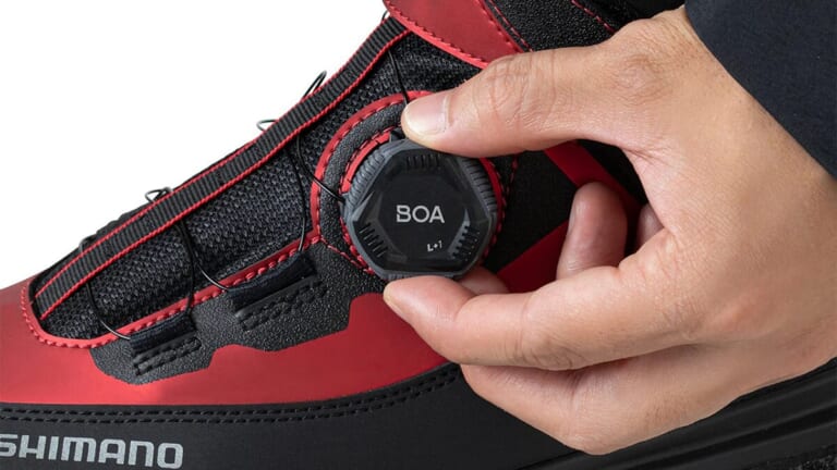 シマノから登場する“釣り専用”シューズ。日本人の足型を考慮した設計に、「BOA®フィットシステム」で着脱しやすい快適な1足に。