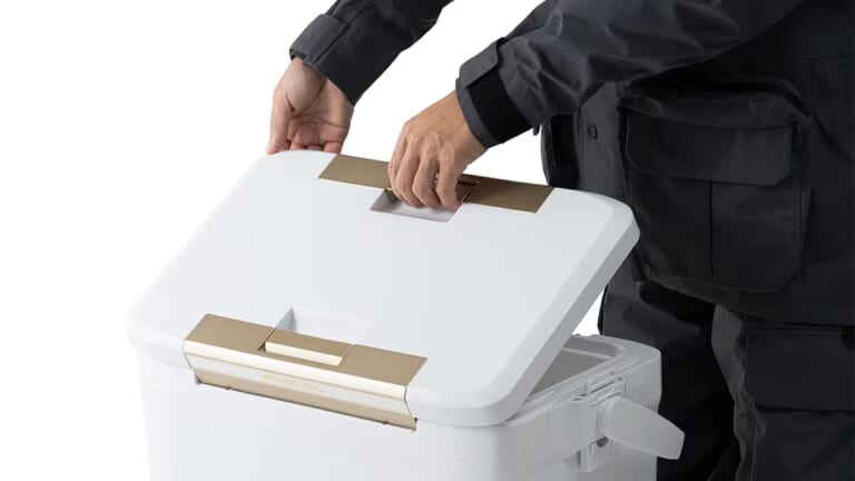 「100時間の保冷力」大人気のシマノのクーラーボックスに待望のサイズが登場。収納力、携帯性にも優れた1台。