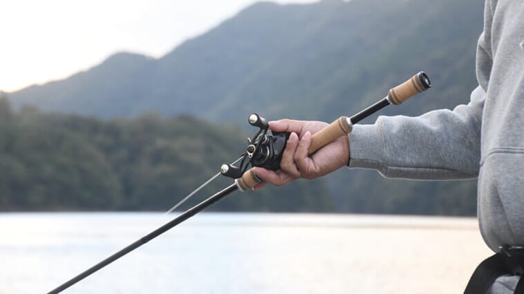 オーバー10m!津久井湖のスーパーロコが明かすディープ攻略法と信頼のロッド