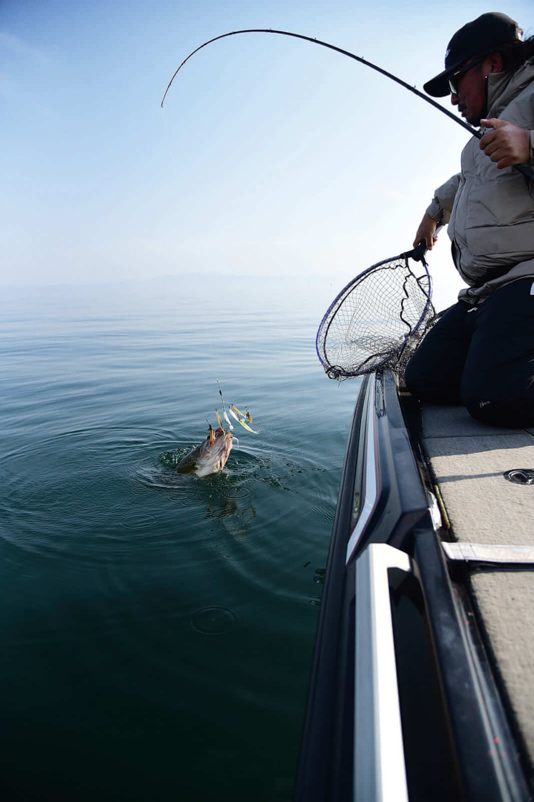｜デカいバスにはデカいルアー。山田祐五が貫く「不滅の法則」と、凍てつく湖上のリアル