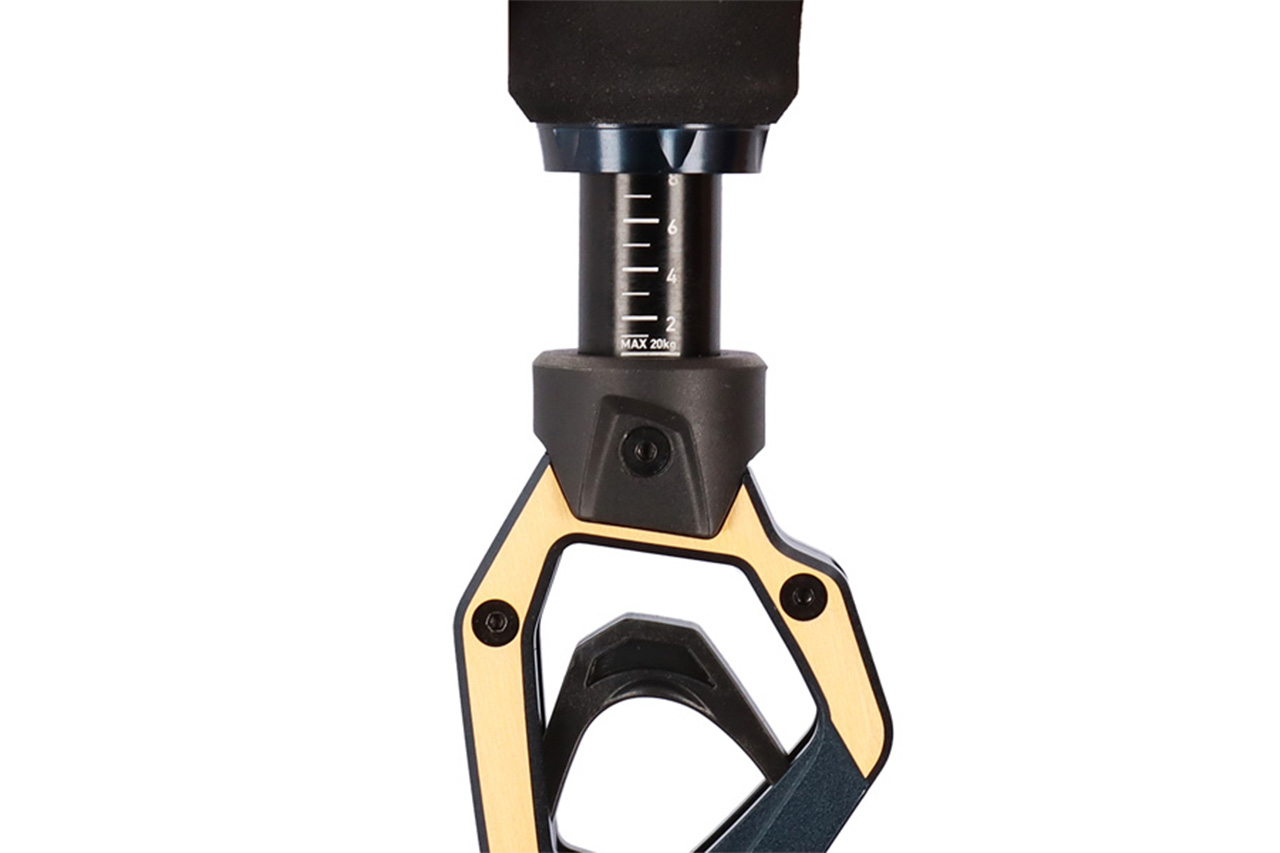 ｜大物狙いの必需品!? 20kg対応の厚板フック搭載。計測までこなす堅牢フィッシュグリップがDAIWAから登場。