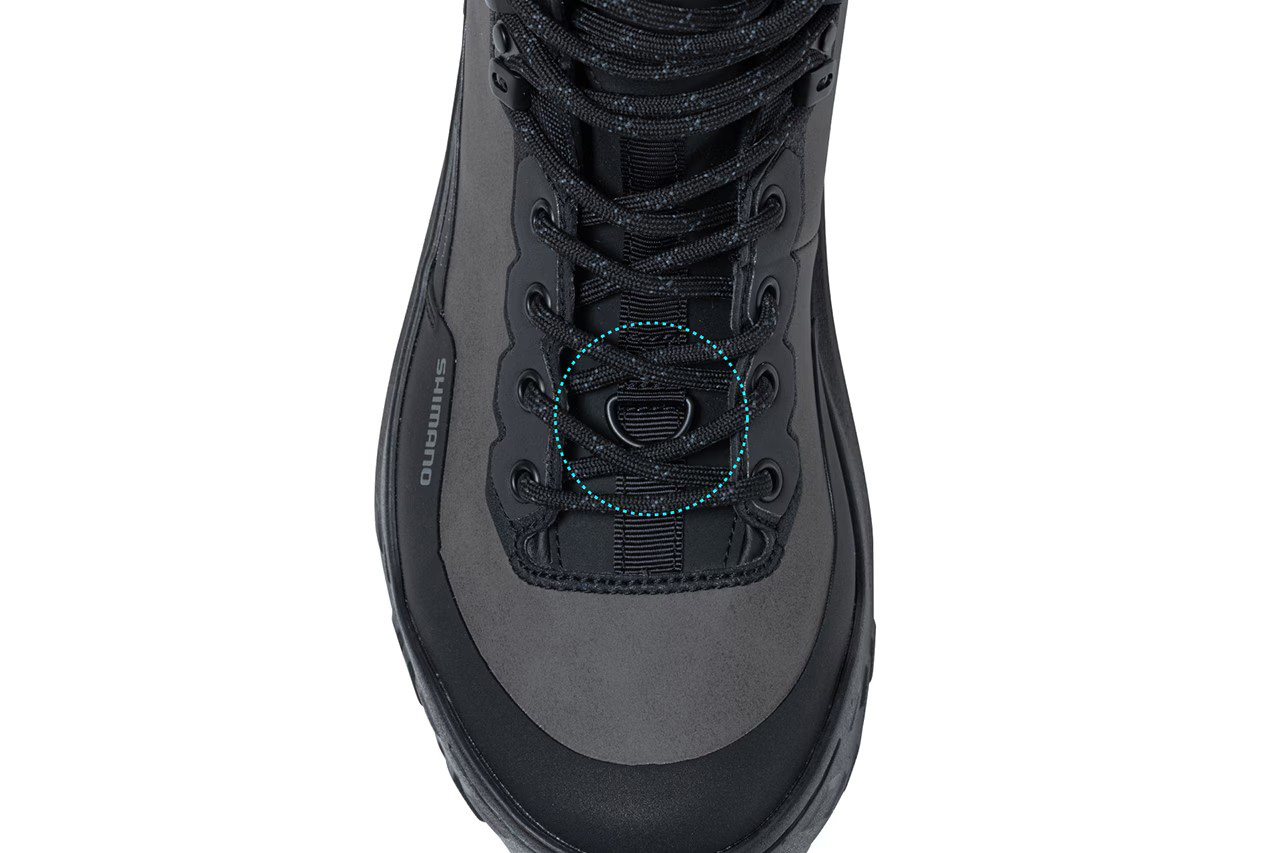 ｜シマノがこだわった一足。釣り人の足元のストレスを徹底軽減。日本人の足形に合わせた甲高幅広形状で、快適なモデルに。