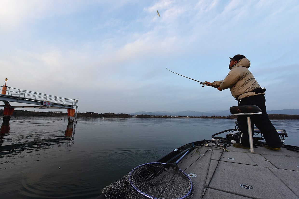 ｜デカいバスにはデカいルアー。山田祐五が貫く「不滅の法則」と、凍てつく湖上のリアル