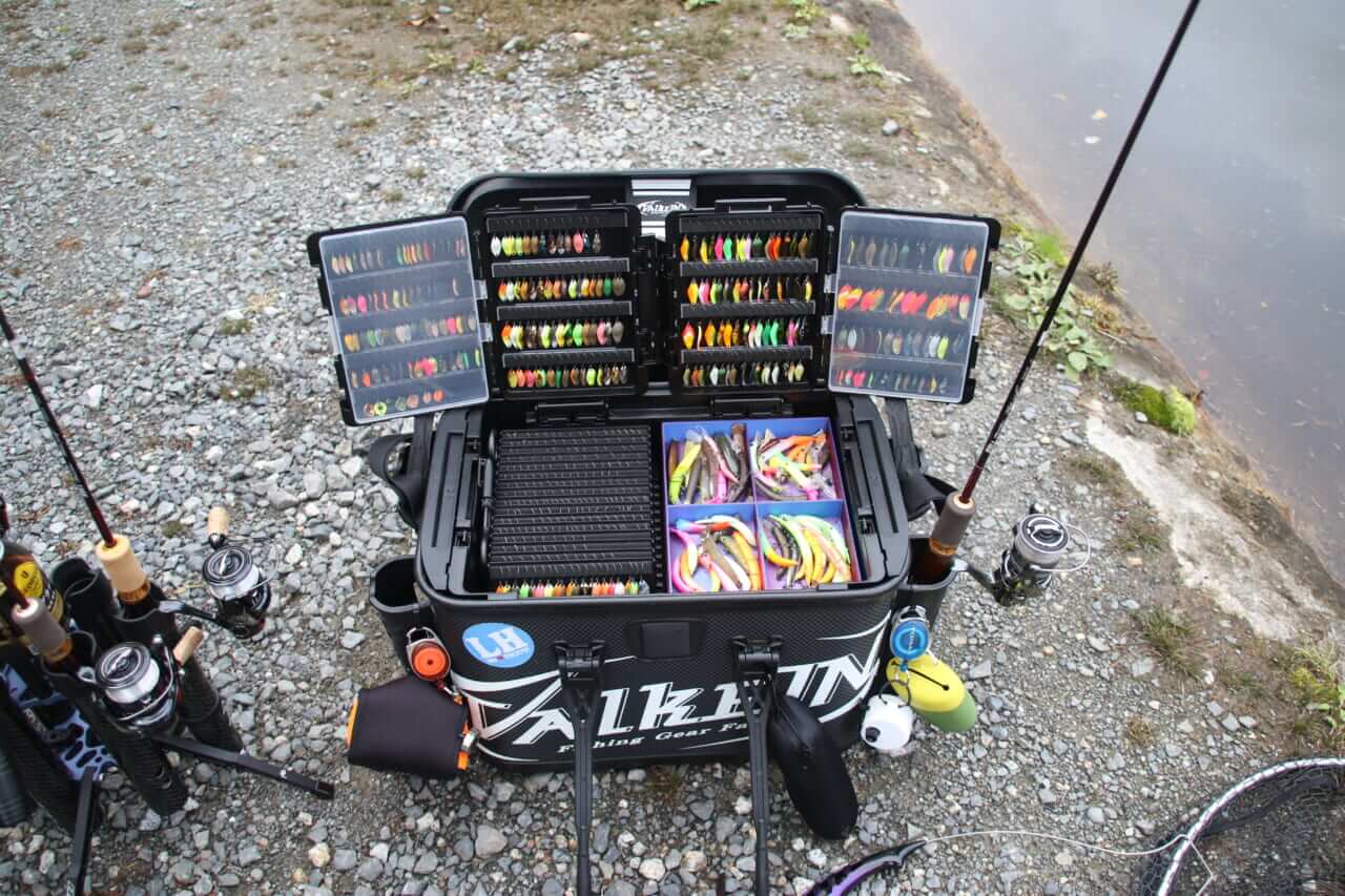 ｜「やっぱり、こういうのが見たいんでしょ？」突撃取材！アナタの『タックルボックス』を見せてください。