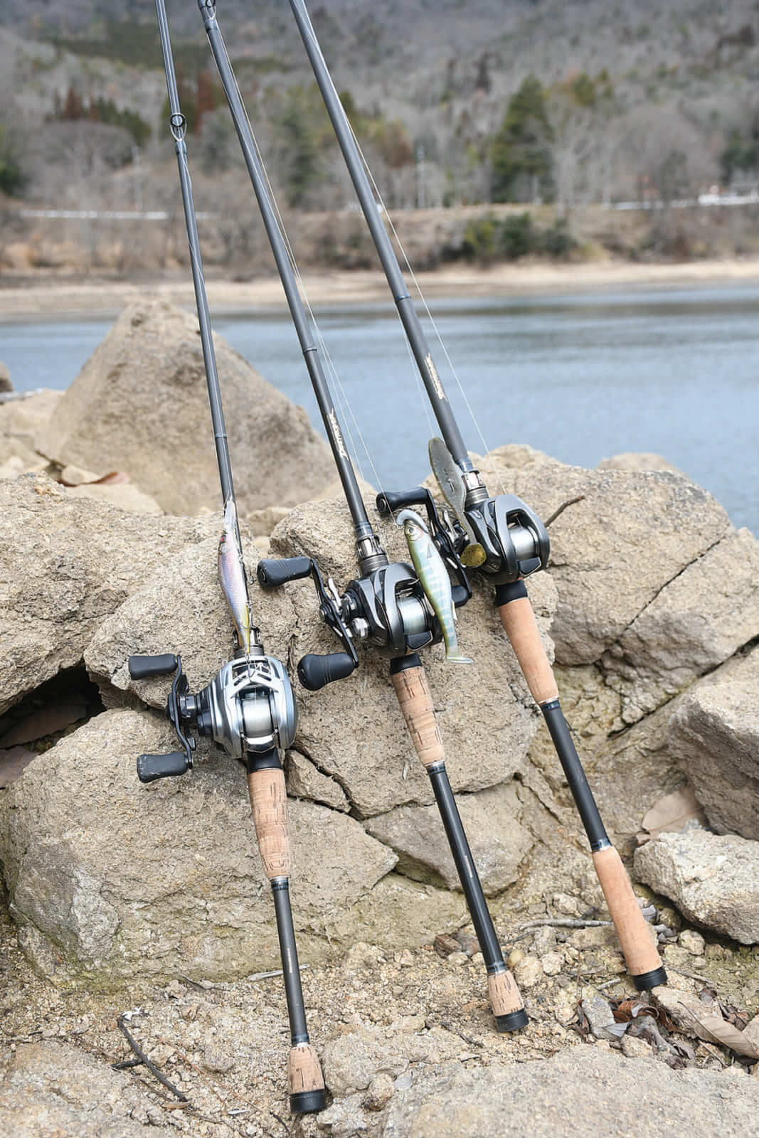 ｜オカッパリだから釣れる「でかバス」は確実に存在する! 「真冬に浅場を狙うetc…」岸釣り最新理論