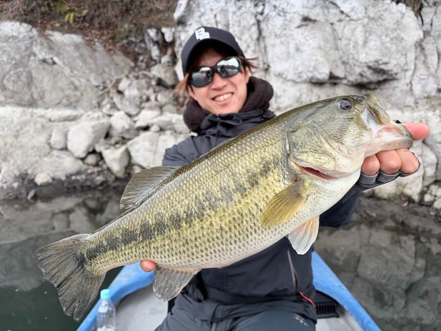 ｜ここも減水…「このままだと出船できないかも」ただ地形把握には好機。水中は春に向かっていっている！