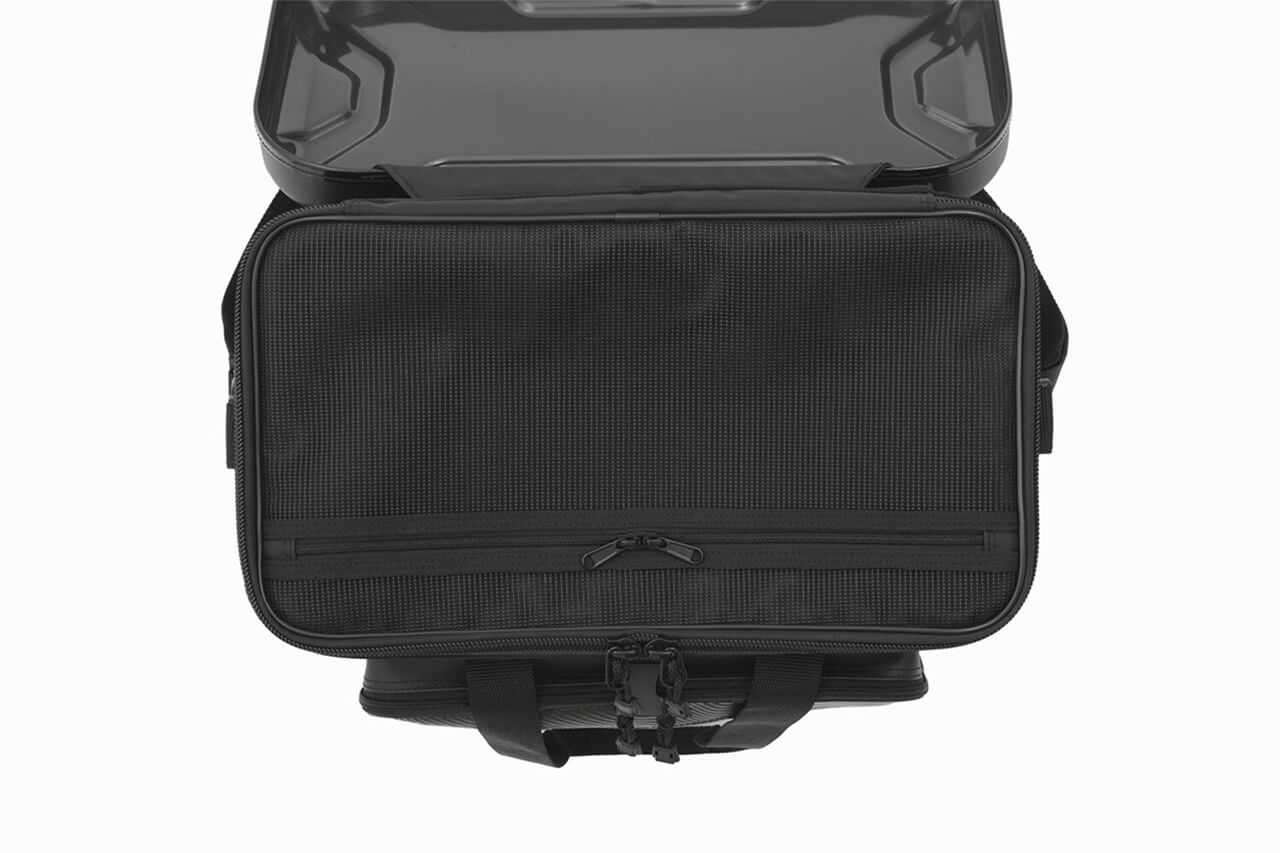 ｜「大事な釣具を保護」ABS素材を採用した『釣り専用バッグ』がDAIWAから登場。釣り場でのトラブルから中身をしっかり守る。