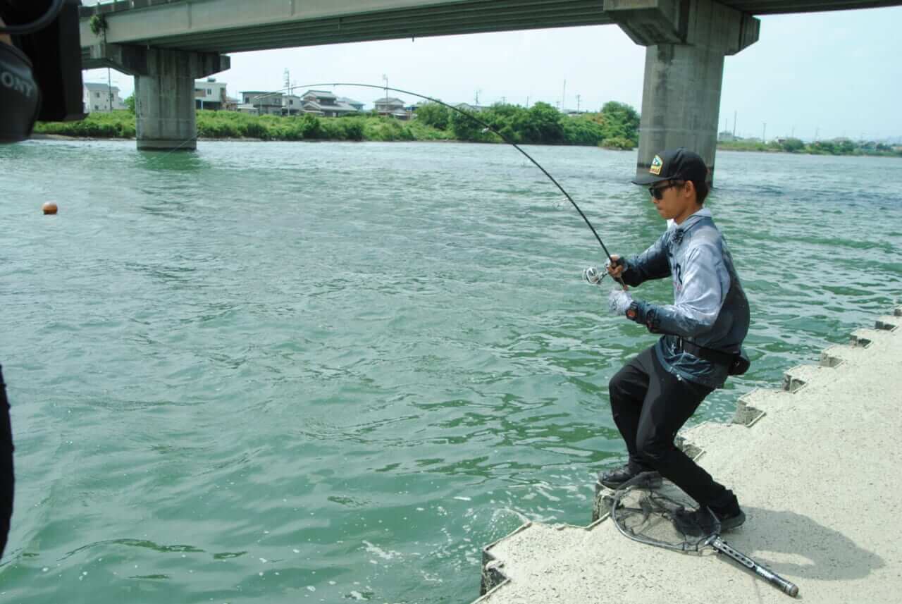 |【佐々木勝也VS植盛幹太DAY1】岸釣りNEWスター対決!復活の旧吉野川戦はロースコアスタート⁉【釣果推移で追う陸王WEBスペシャル】