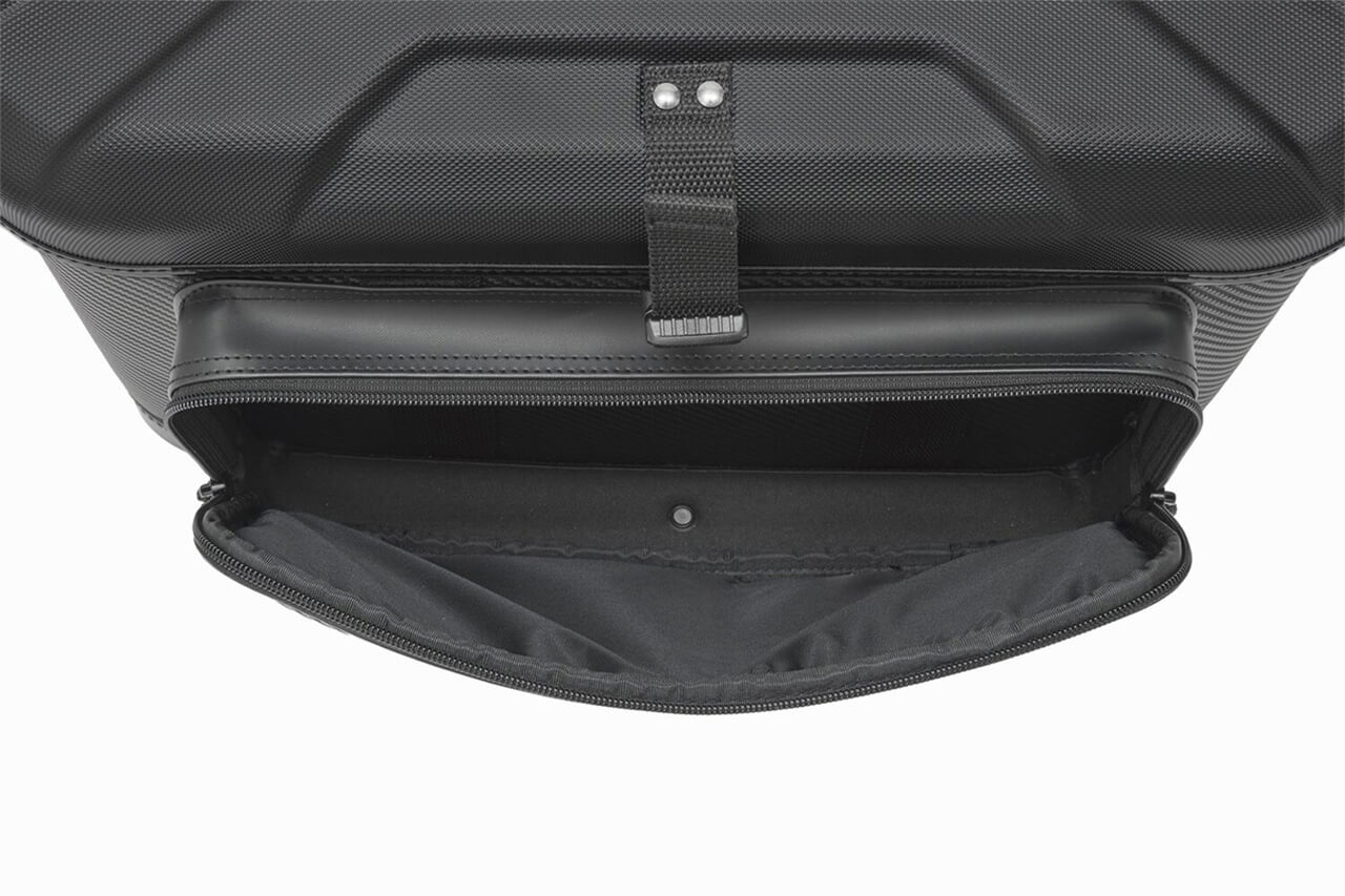 |「大事な釣具を保護」ABS素材を採用した『釣り専用バッグ』がDAIWAから登場。釣り場でのトラブルから中身をしっかり守る。