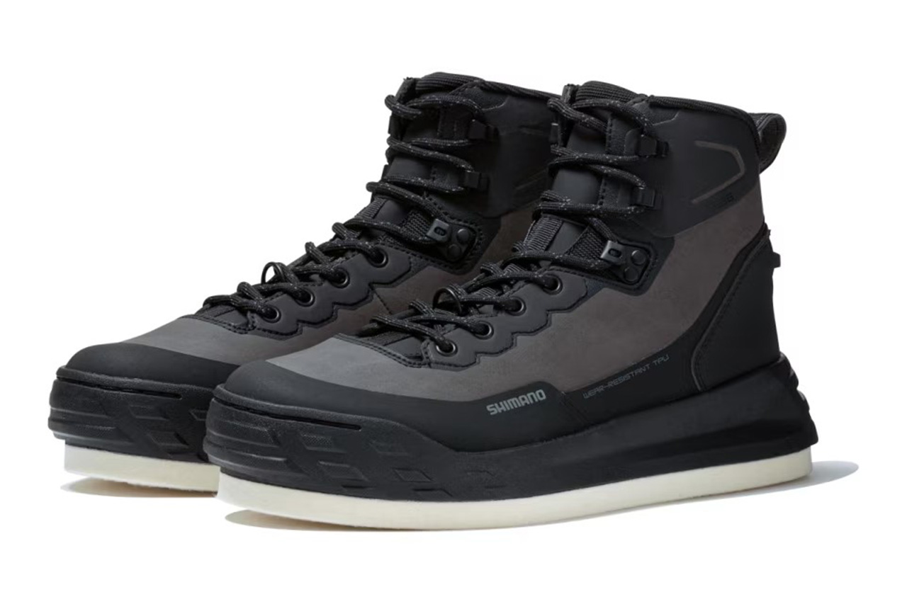 |シマノがこだわった一足。釣り人の足元のストレスを徹底軽減。日本人の足形に合わせた甲高幅広形状で、快適なモデルに。