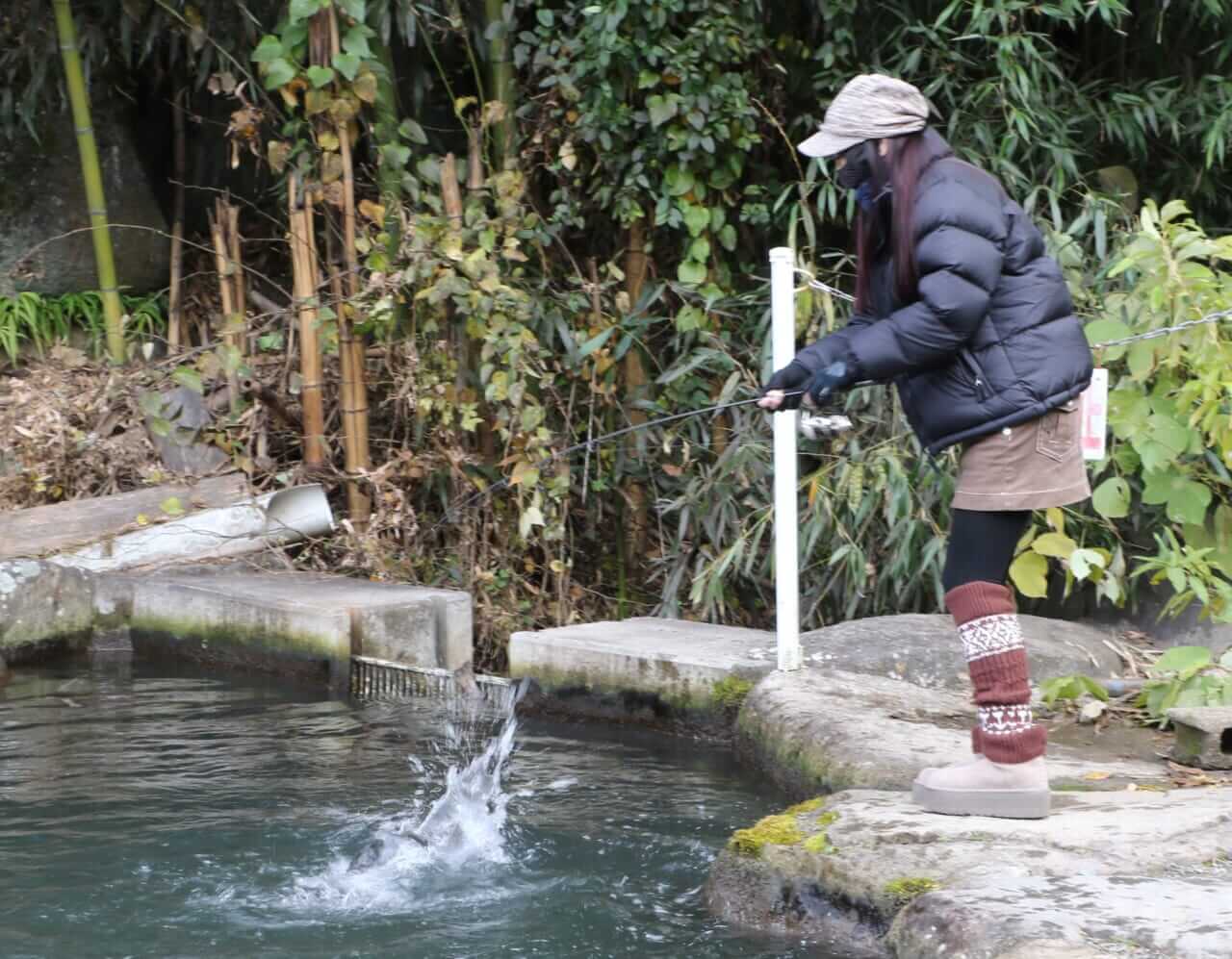 ｜「使えば釣れる魔法のようなルアーではありません」フェザージグを本気で使い込むための教科書。