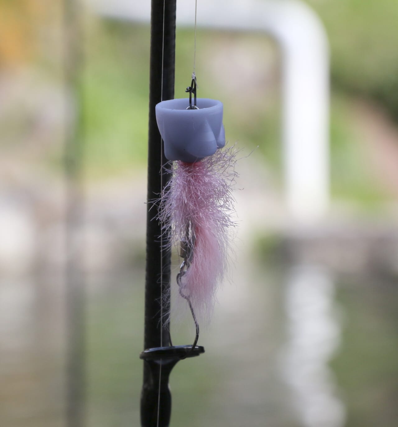 ｜「使えば釣れる魔法のようなルアーではありません」フェザージグを本気で使い込むための教科書。