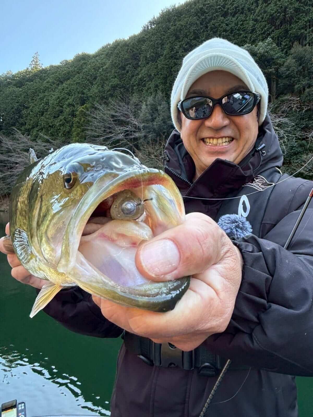 ｜『バス釣り上達100のヒント』CH.16「ついに発売のブルポイントシャッド! ジャックハンマーの性能を引き出すだけじゃない!?」【帰ってきた、シン・ネバギバ。】清水盛三、インタビュー連載!!  